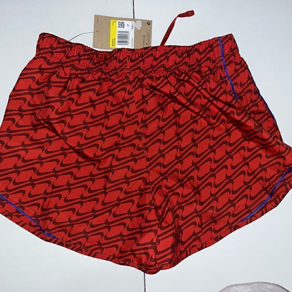NWT Nike Women’s Running Shorts - Picture 6 of 7